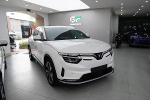 VinFast VF8 trắng plus nội thất nâu