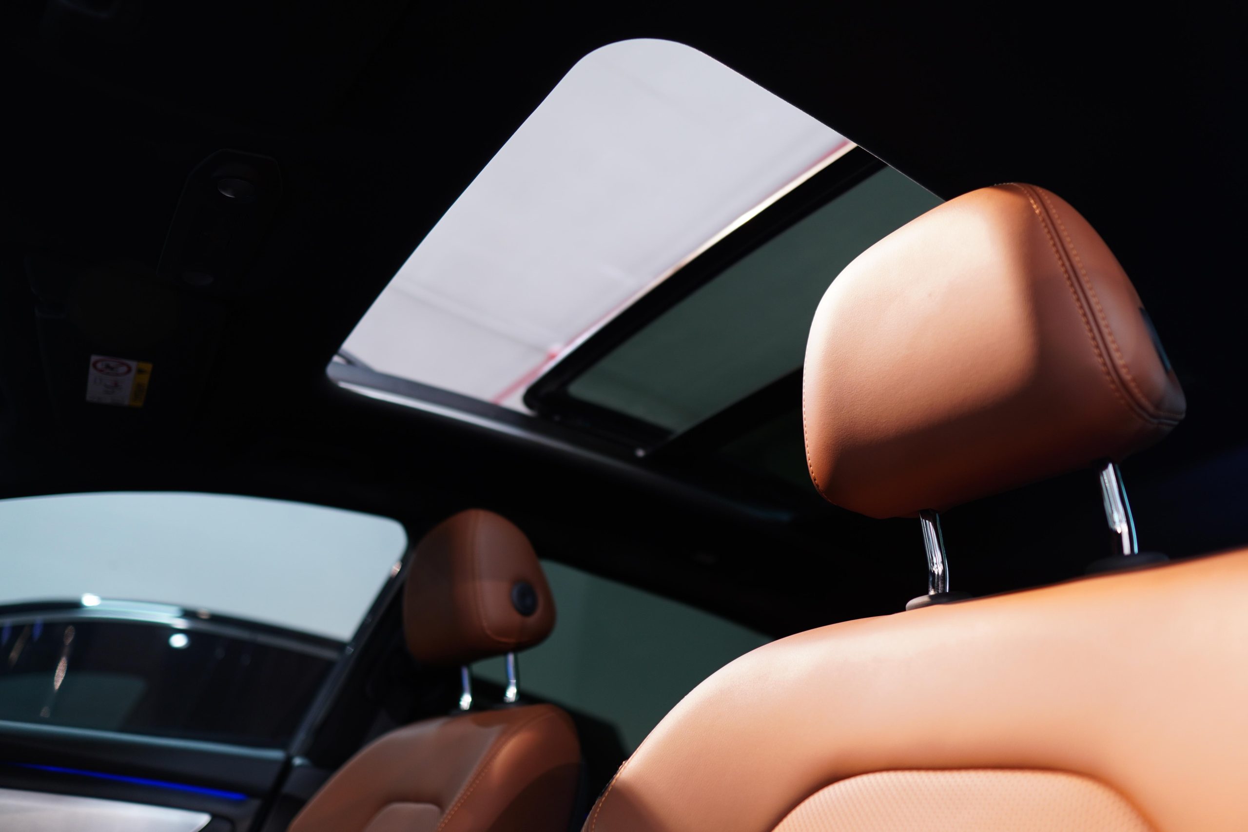 VinFast VF8 xám plus nội thất nâu - Ảnh 7